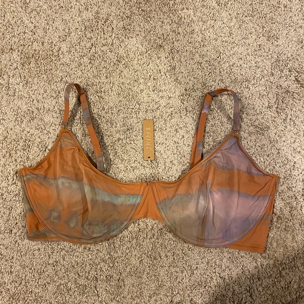 SKIMS bra NWT